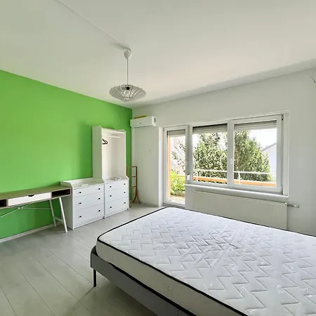 Kiss Apartmanhaz